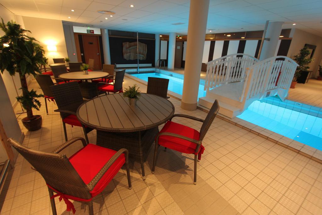Park Hotel Tornio Esterno foto